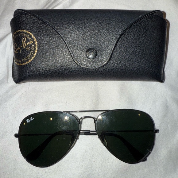Ray-Ban Dark Aviator Sunglasses with Case - Picture 1 of 1